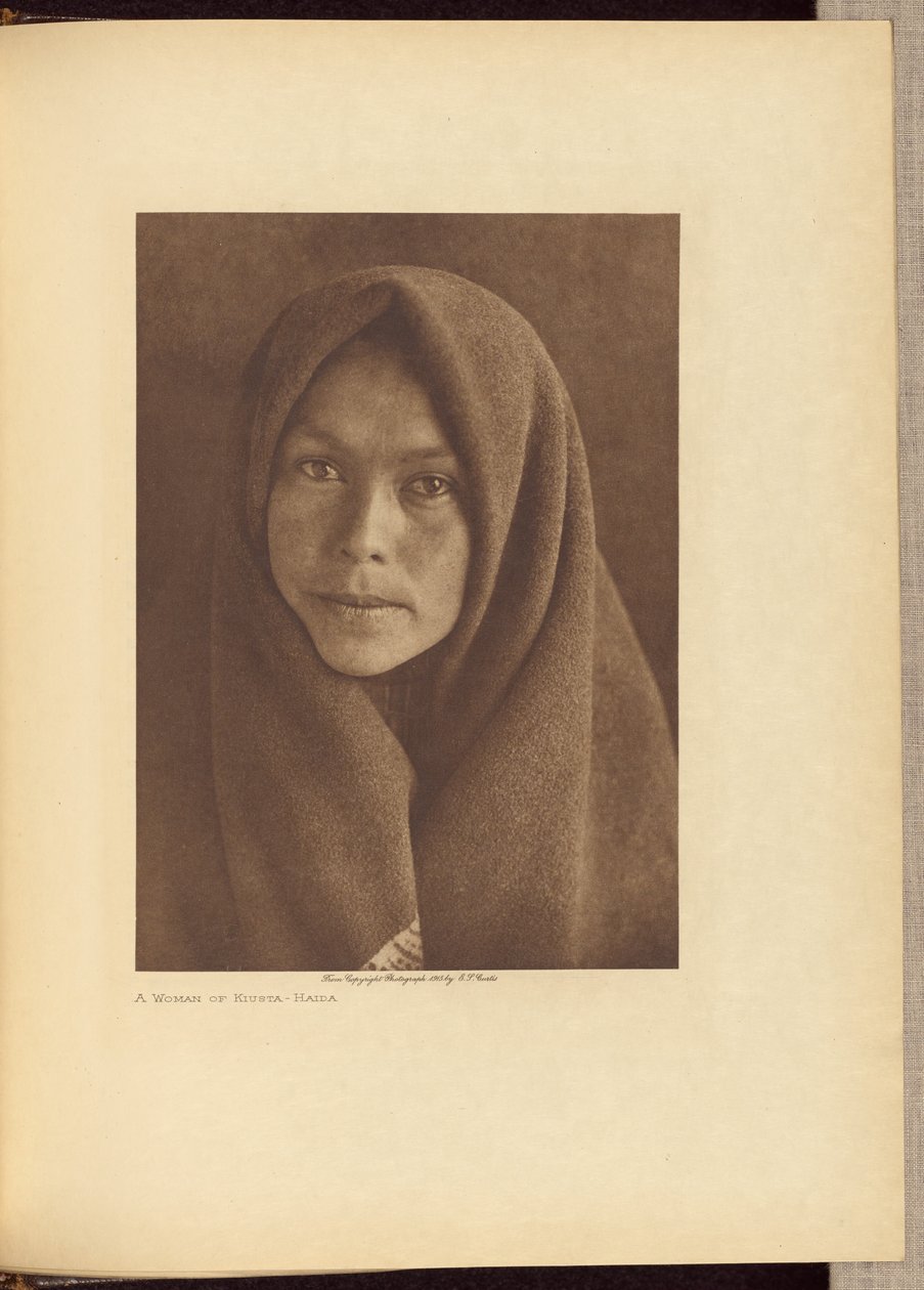 Une femme de Kiusta - Haïda - Edward S. Curtis