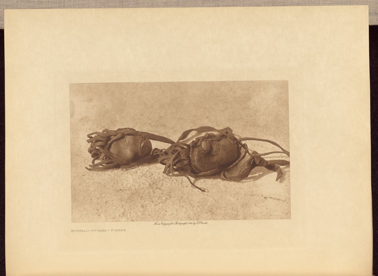 Pierres de buffle - Piegan - Edward S. Curtis