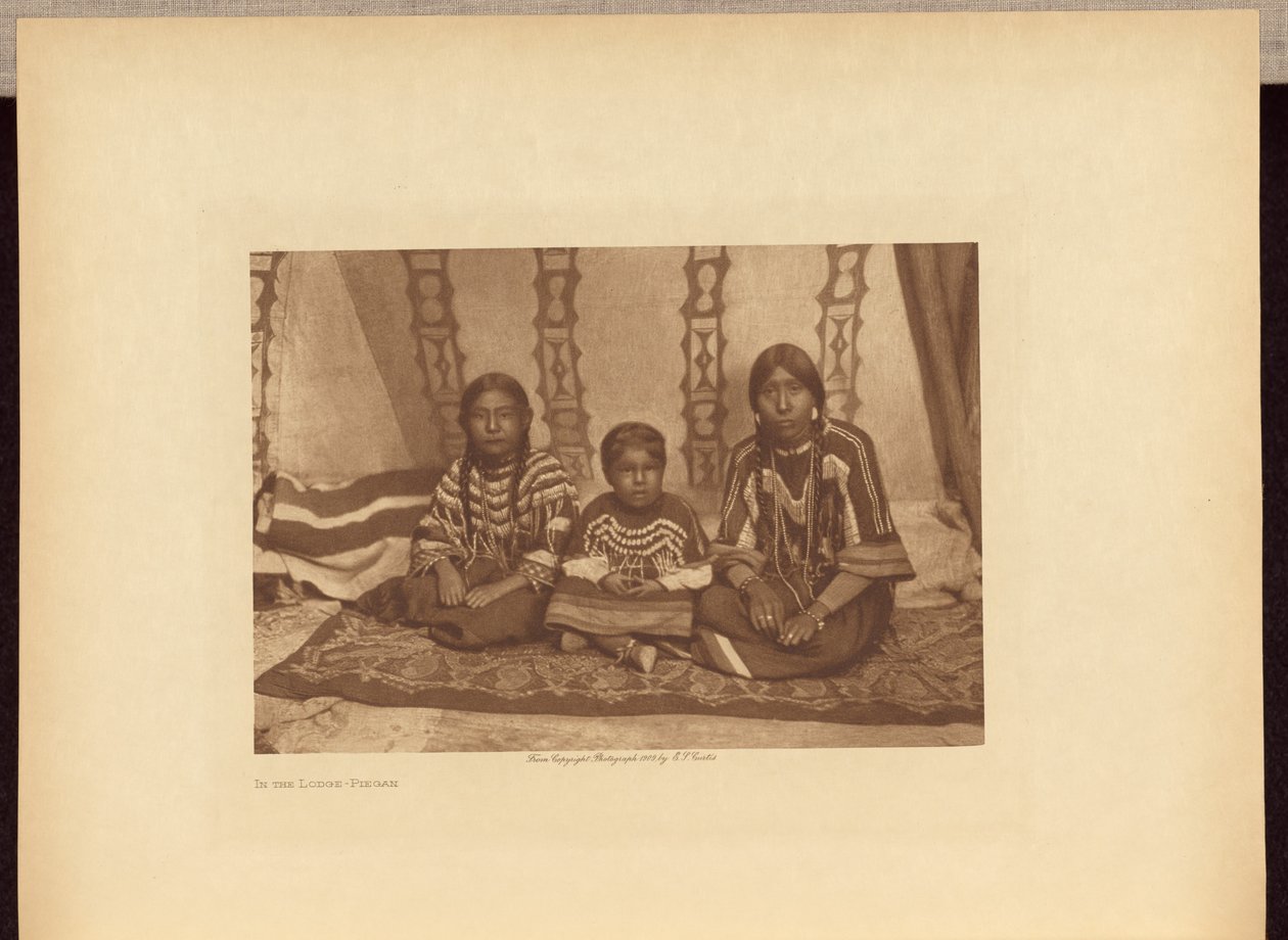 Dans le gîte - Piegan - Edward S. Curtis