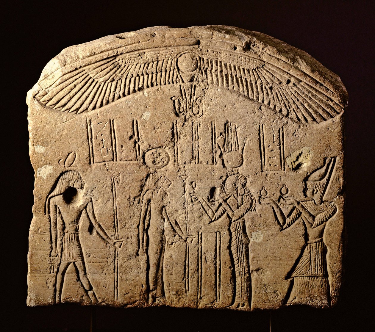 Stèle en bas-relief avec une scène d