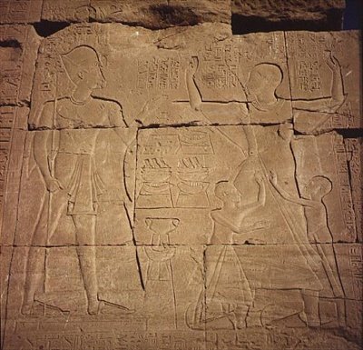 Relief représentant un pharaon et sa famille - Egyptian