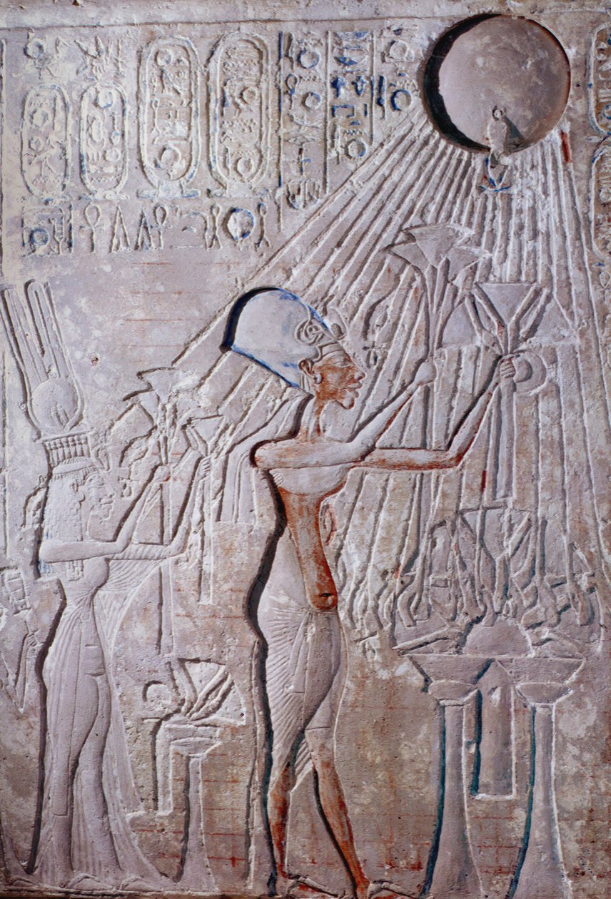 Bas-relief du roi Ikhenaton et de la reine Néfertiti adorant le dieu du soleil Aton - Egyptian 18th Dynasty