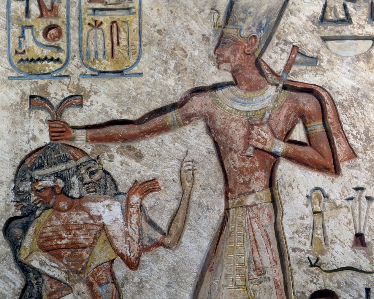 Ramsès II tenant des prisonniers par les cheveux (détail) - Egyptian 19th Dynasty