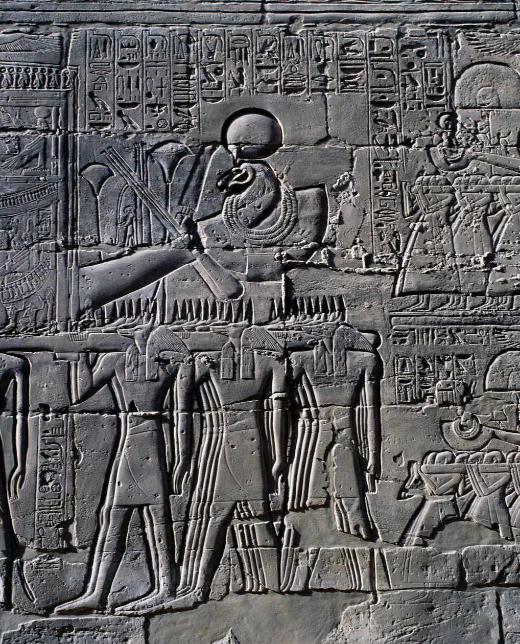 Ramsès II devant le bateau sacré, relief, murs intérieurs de la Grande Salle Hypostyle, complexe du temple de Karnak (Liste du patrimoine mondial de l