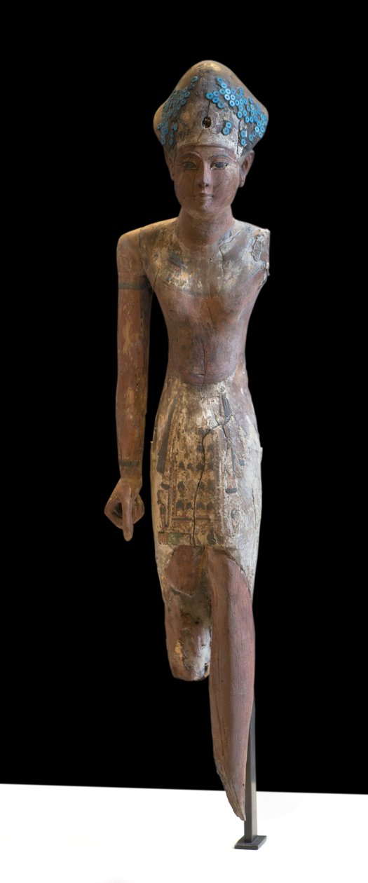 Statue de souverain avec coiffe ramesside du couronne bleue et portant le pagne frontal - Egyptian 19th Dynasty