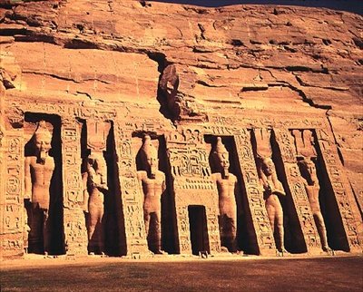 Le Temple de la reine Néfertari, également dédié à Hathor d