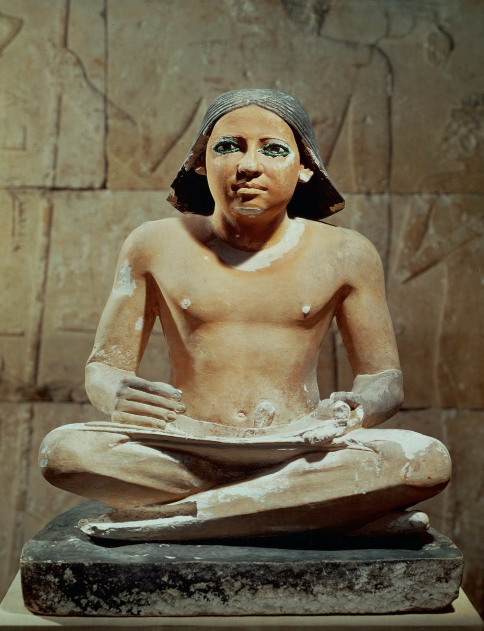 Scribe assis tenant un rouleau (sculpture) - Egyptian 4th Dynasty