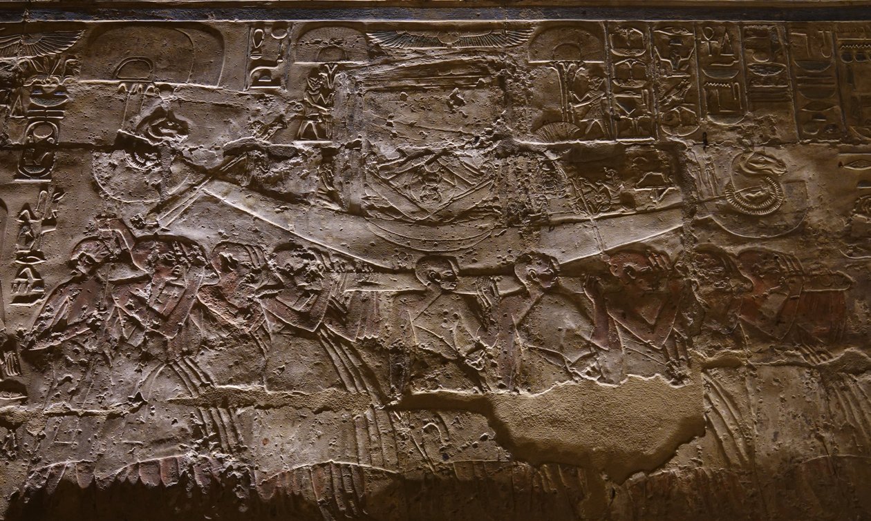 Esclaves portant un bateau, Temple de Louxor (relief) - Egyptian Egyptian