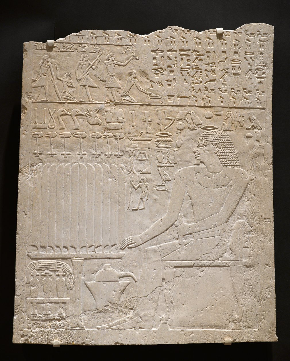 Relief de la tombe de Khnumti, c.2345-2184 av. J.-C. (calcaire blanc) - Egyptian School