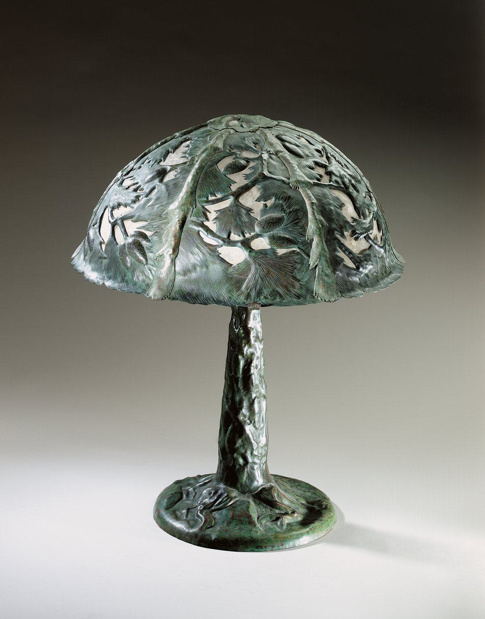 Lampe de table, vers 1910 (laiton patiné et coquillage) - Elizabeth Eaton Burton