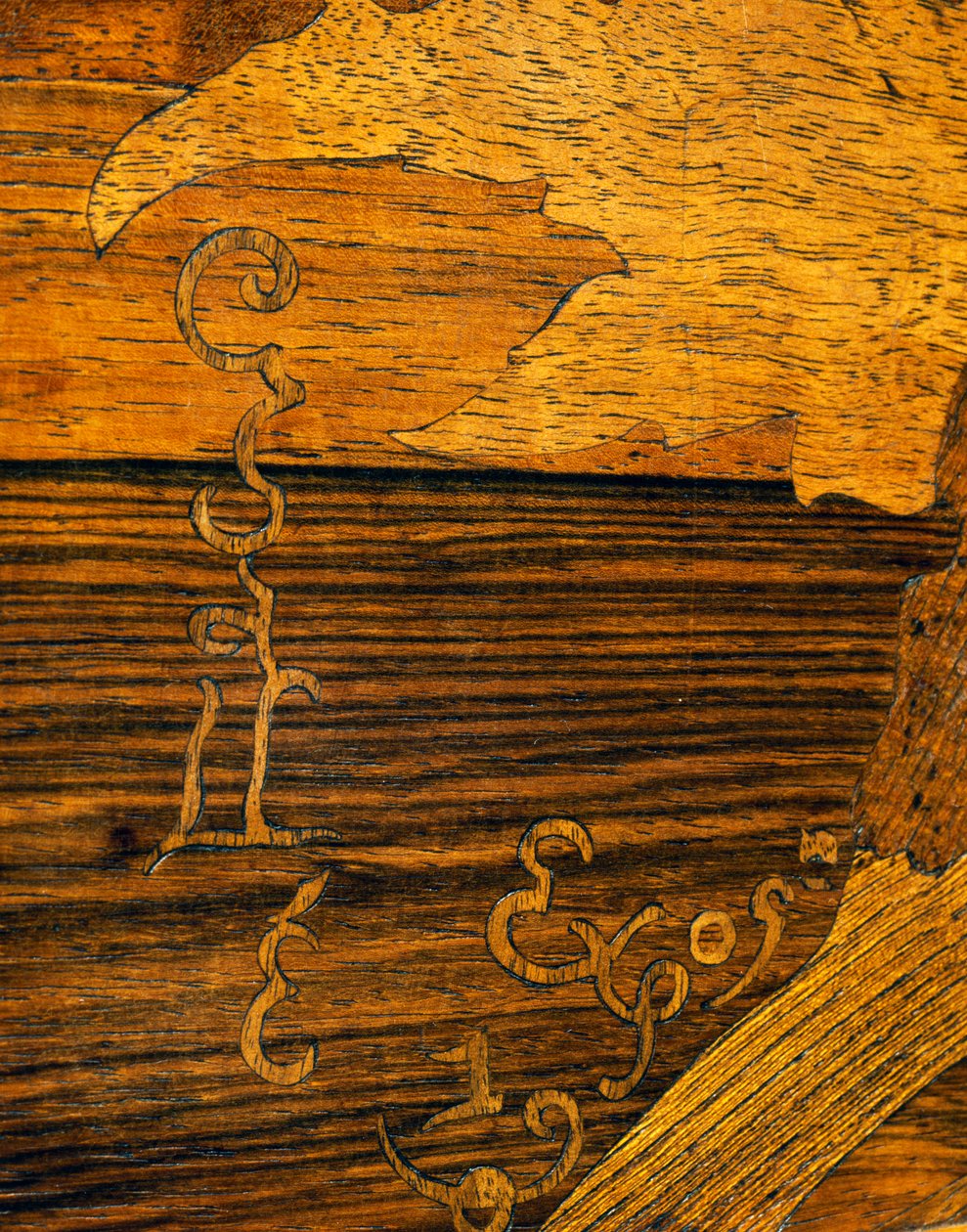 Table basse de style Art Nouveau, par Émile Gallé (1846-1904), détail avec la signature de Gallé, France, 20e siècle - Emile Galle