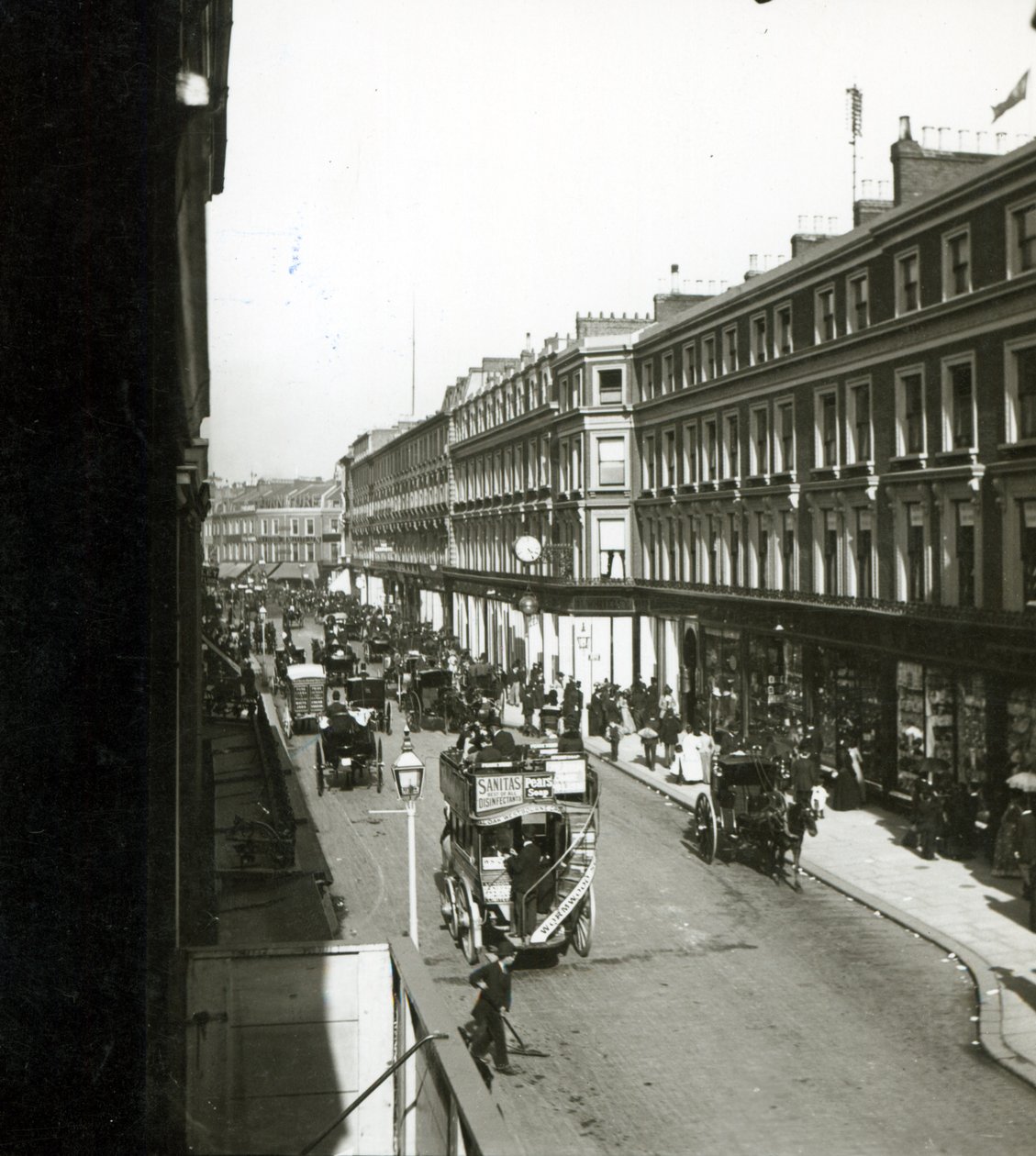 Vue de Westbourne Grove, Londres, montrant le grand magasin Whiteley