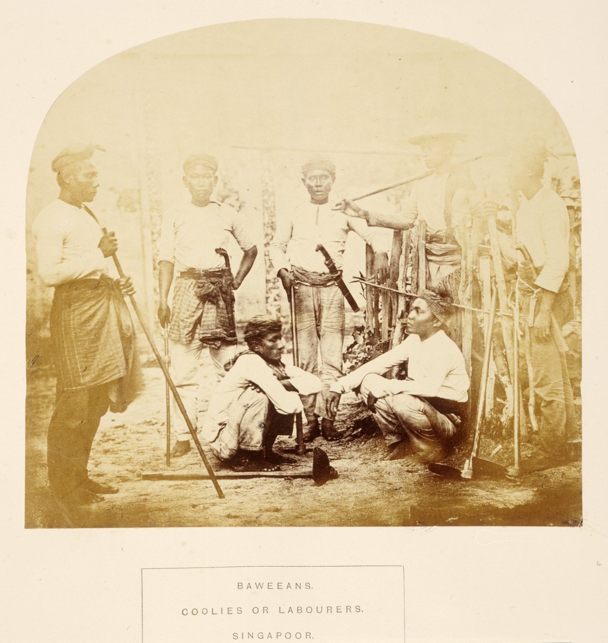 Baweeans, coolies ou ouvriers, Singapour, de The People of India, par J. Forbes Watson, publié en 1868 - English Photographer