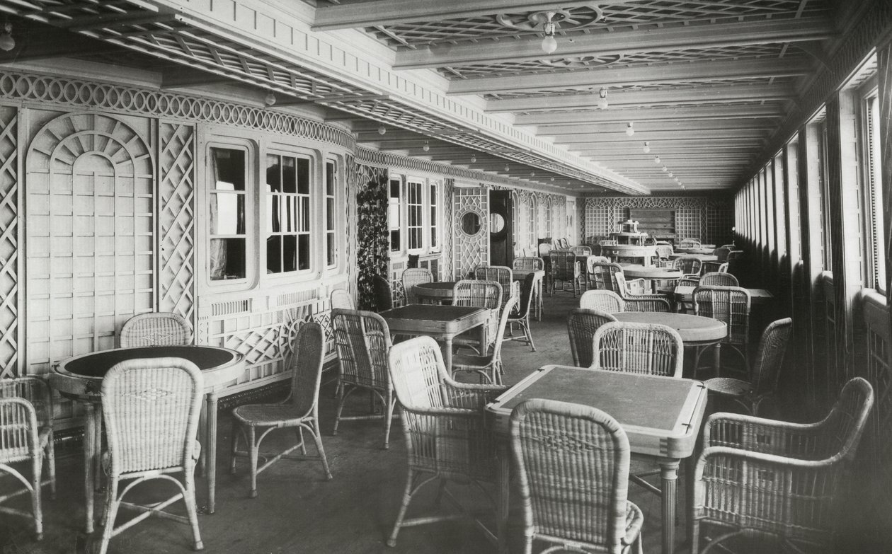 Café Parisien sur le RMS Titanic, 4 janvier 1912 - English Photographer