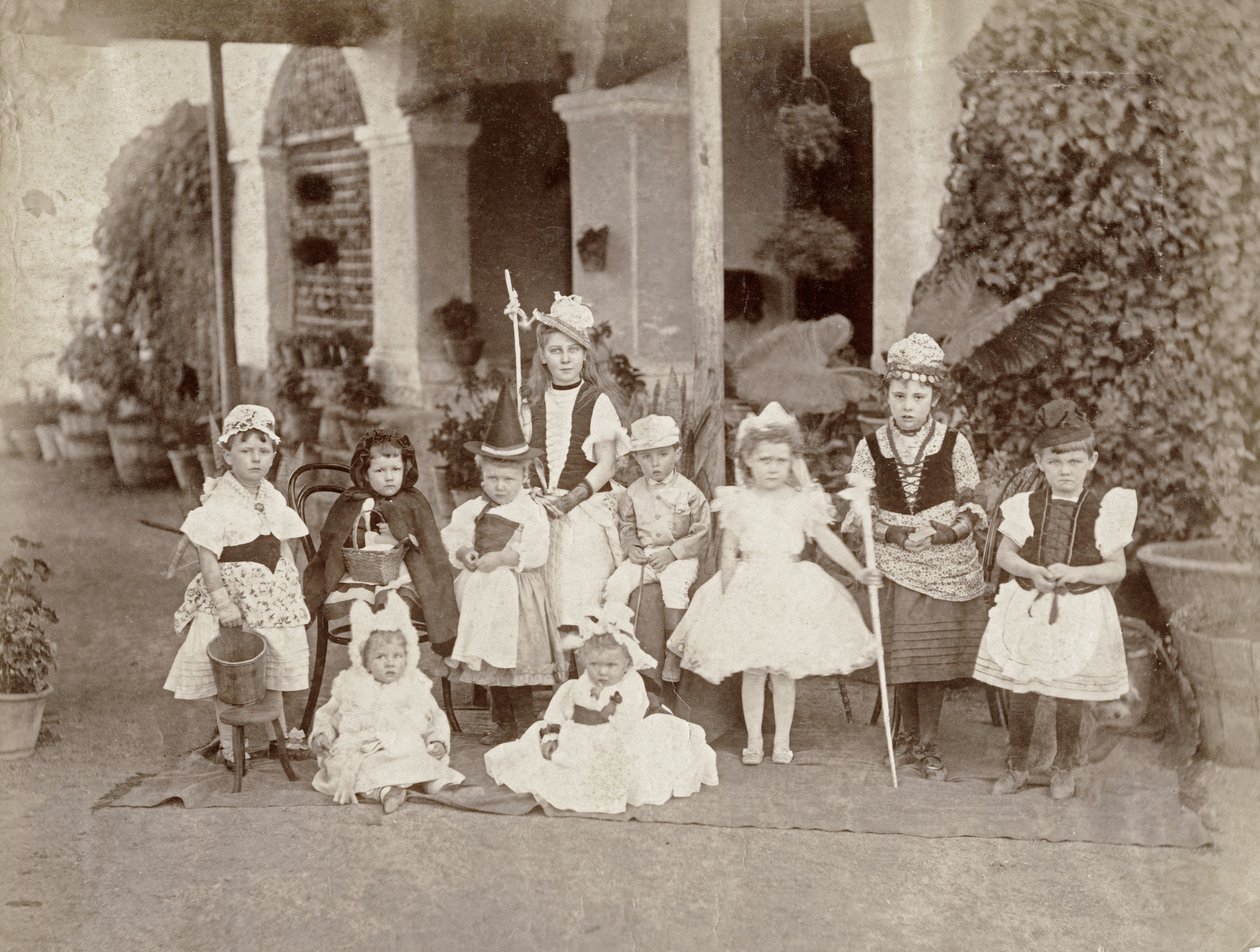Fête costumée pour enfants en Inde, fin du 19ème siècle - English Photographer