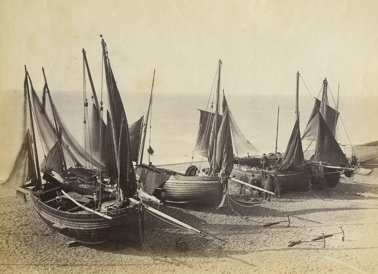 Bateaux de pêche tirés sur la plage à Shoreham-by-Sea, vers 1880 - English Photographer