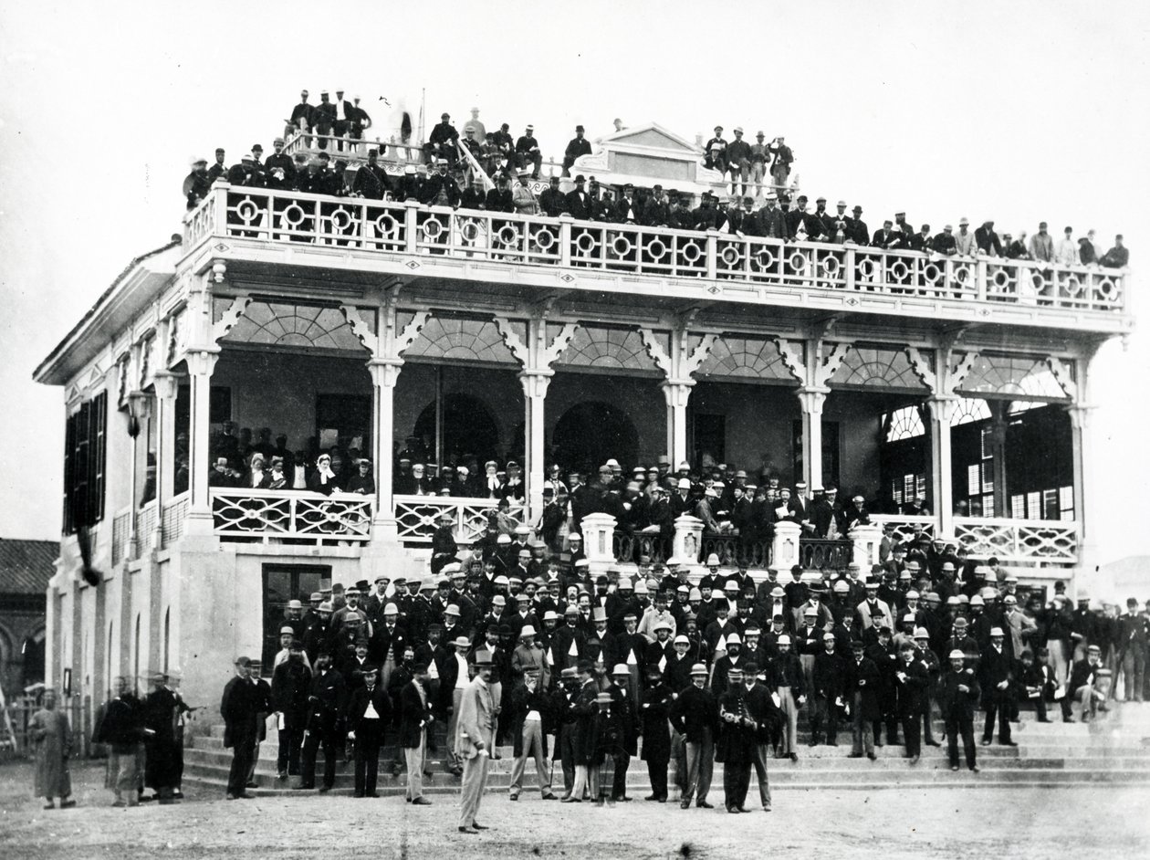 Tribune pleine de gens, Shanghai, vers 1870 - English Photographer
