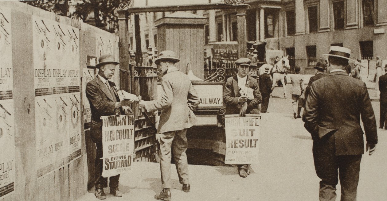 Vendeurs de journaux à Trafalgar Square, de Wonderful London, publié 1926-27 - English Photographer