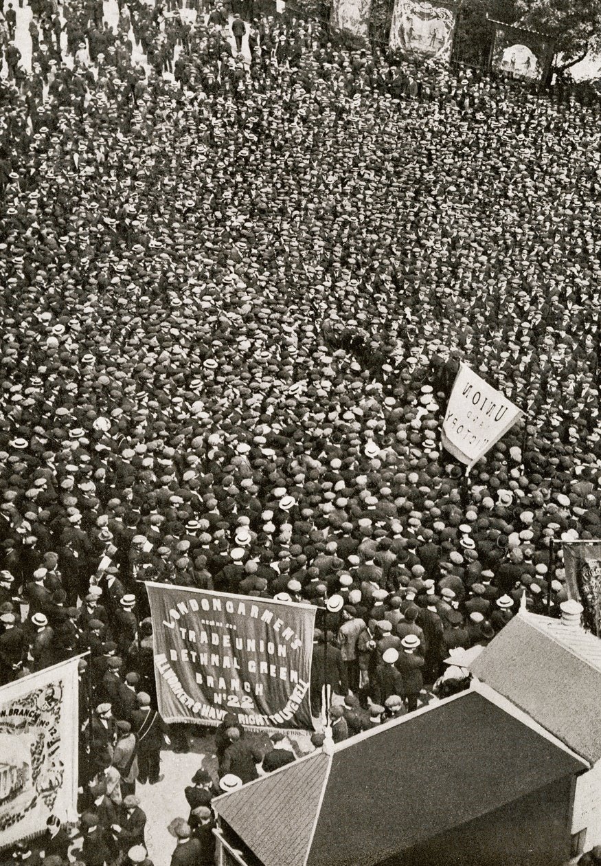 Manifestation en plein air pendant la grève des transports, 1912, de 