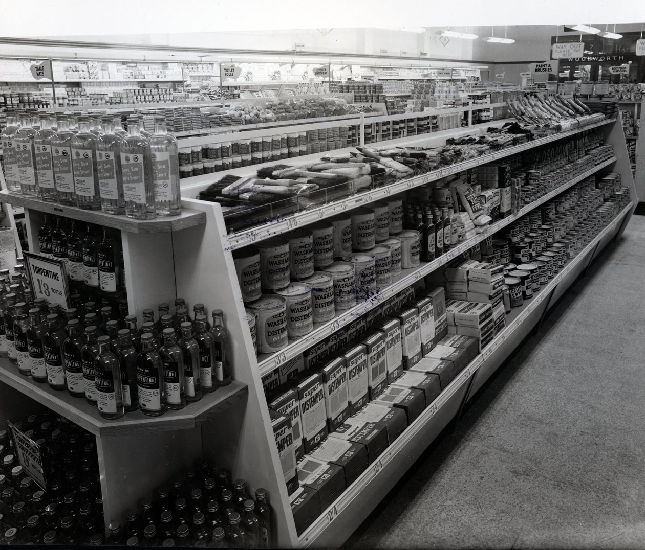 Rayon de peinture et pinceaux, magasin Woolworths, 1956 - English Photographer
