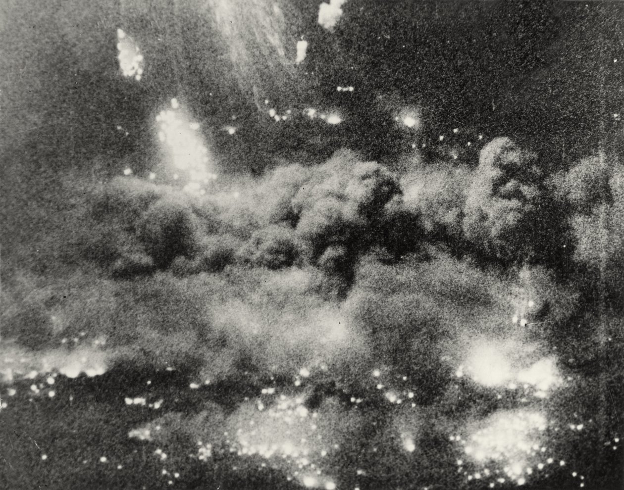 Photographie montrant des vues de Berlin, y compris les dégâts des bombes, Allemagne, 1945 - English Photographer
