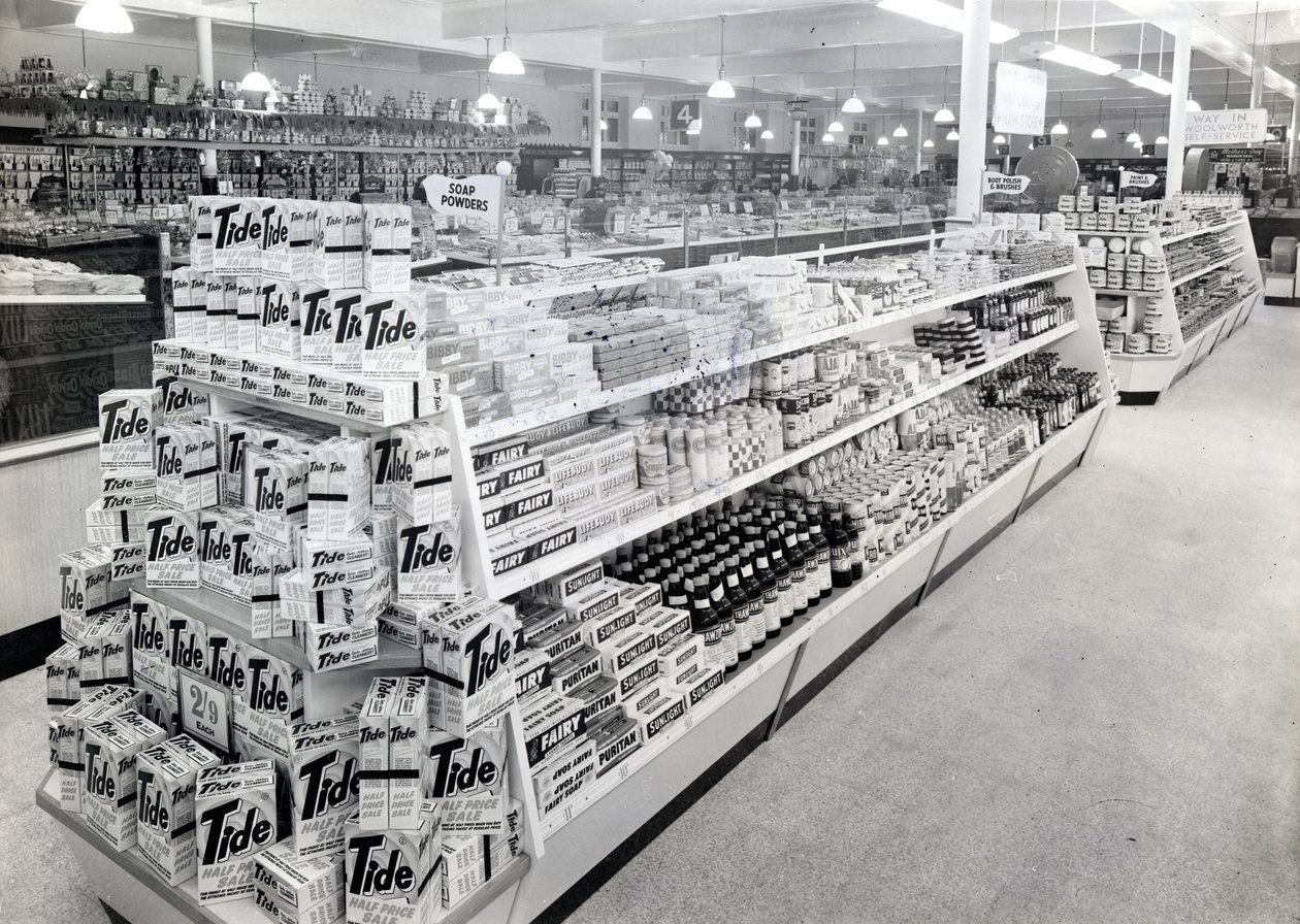 Rayon de poudre à savon, magasin Woolworths, 1956 - English Photographer
