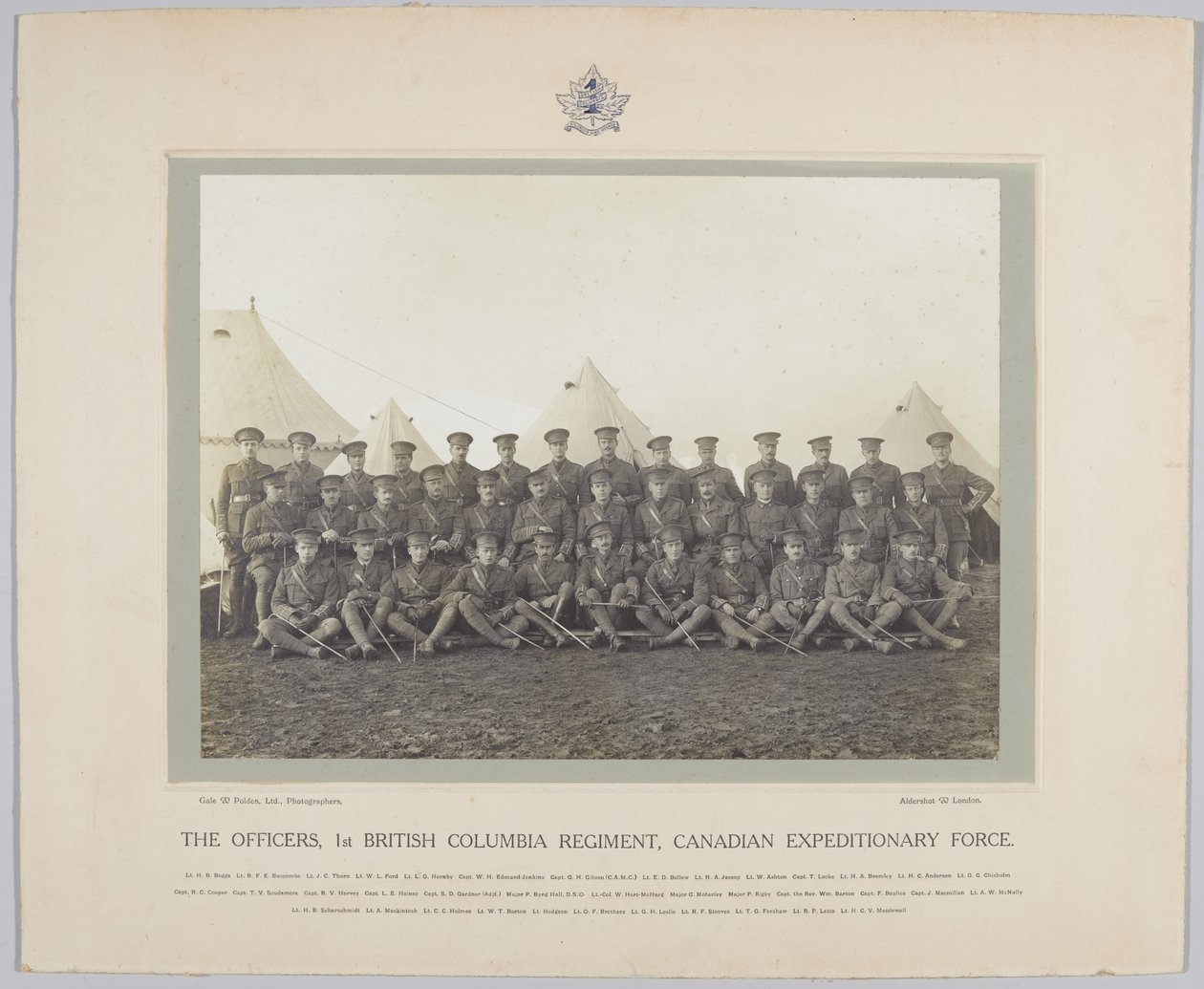 Les officiers, 1er Régiment de la Colombie-Britannique, Force expéditionnaire canadienne, 1918 - English Photographer