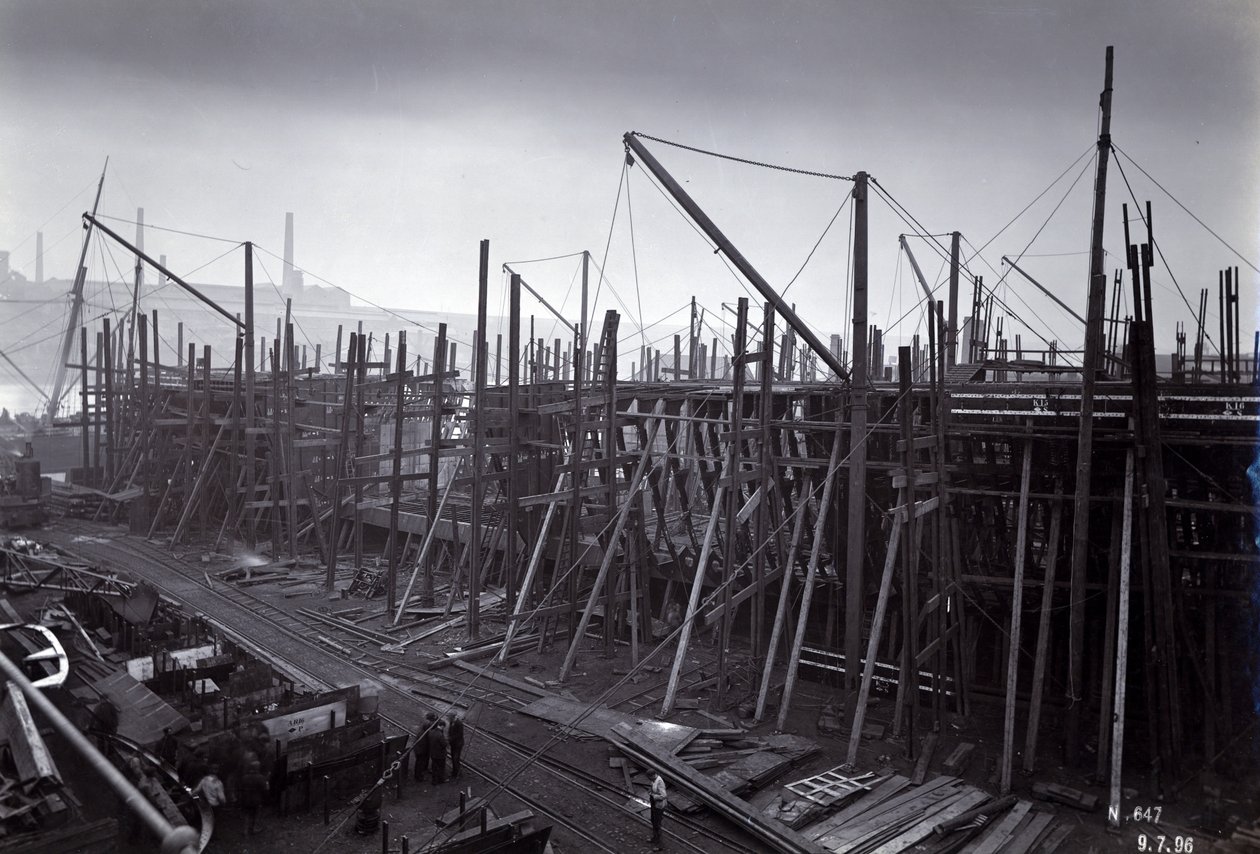 Le ferry brise-glace SS Baikal en construction par Sir W.G. Armstrong Mitchell and Co. Ltd., au chantier naval de Low Walker, Newcastle upon Tyne en 1896, Yard No. 647, lac Baïkal - English Photographer