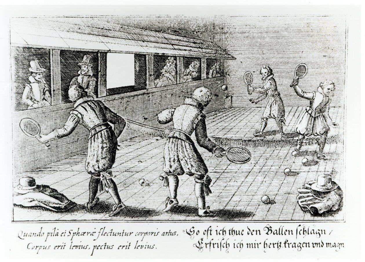 Une partie de tennis réel avec des ballades sportives en dessous - English School