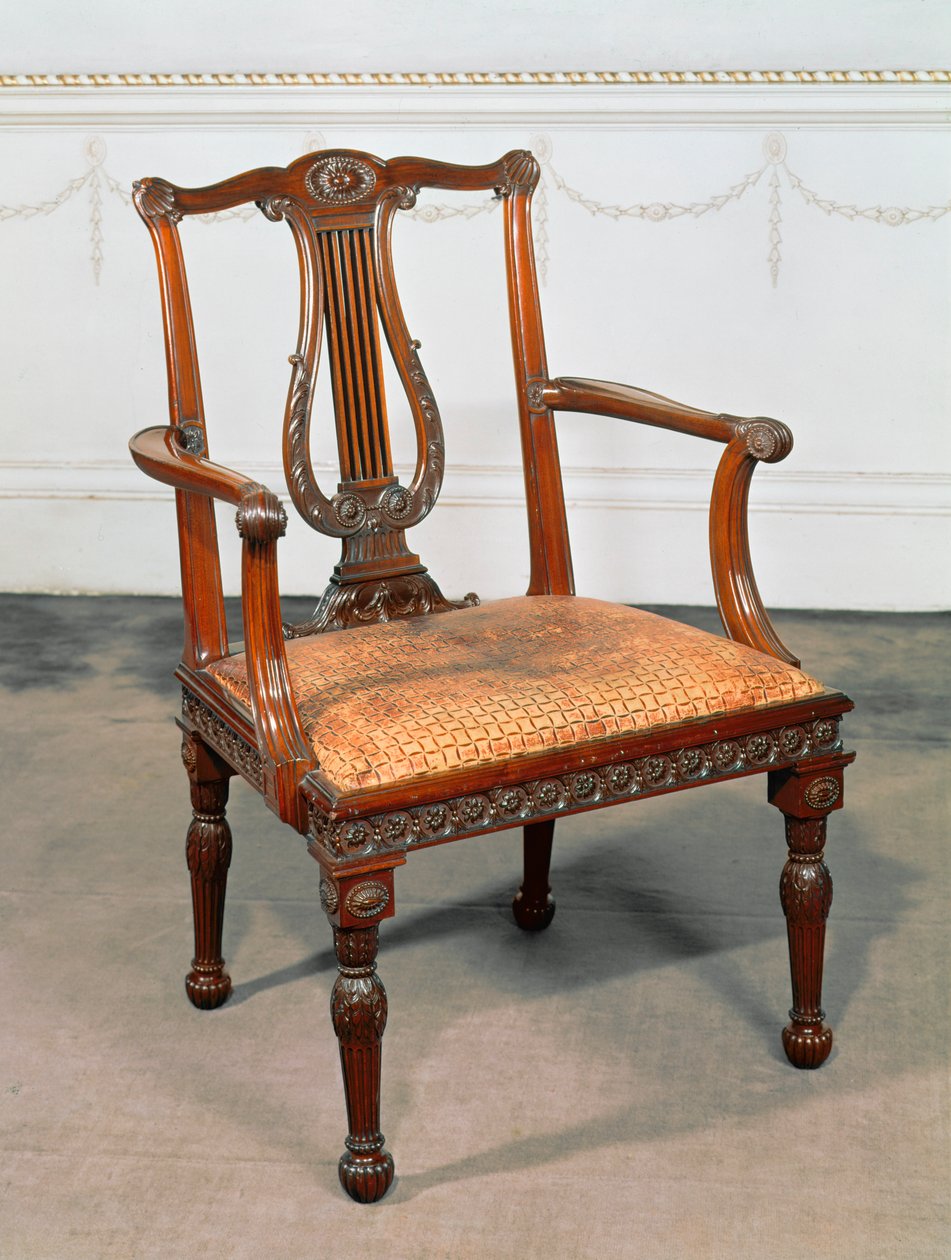 Chaise à dossier lyre sculptée, fournie par Chippendale, 1768 - English School