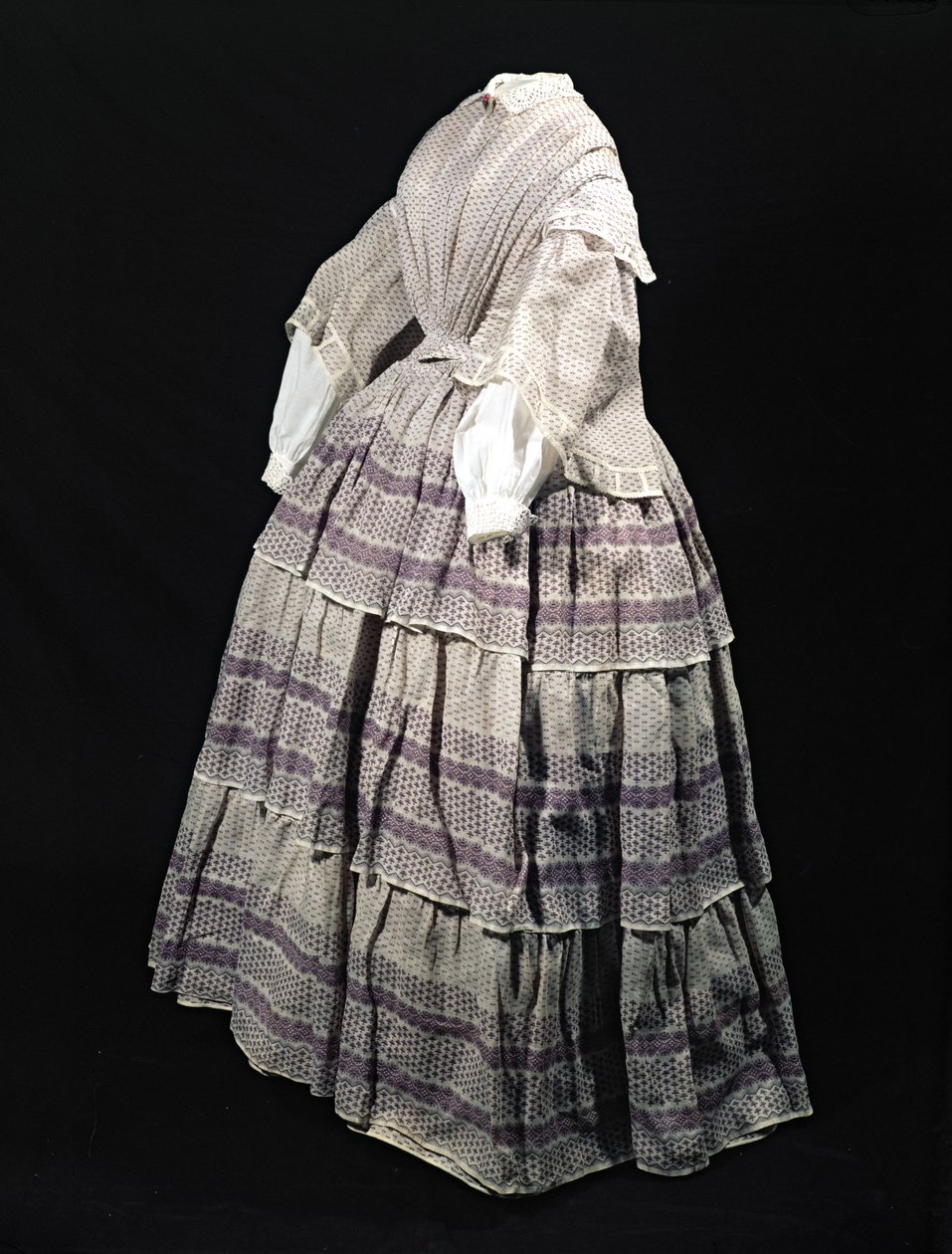 Robe à crinoline, 1850-60 - English School