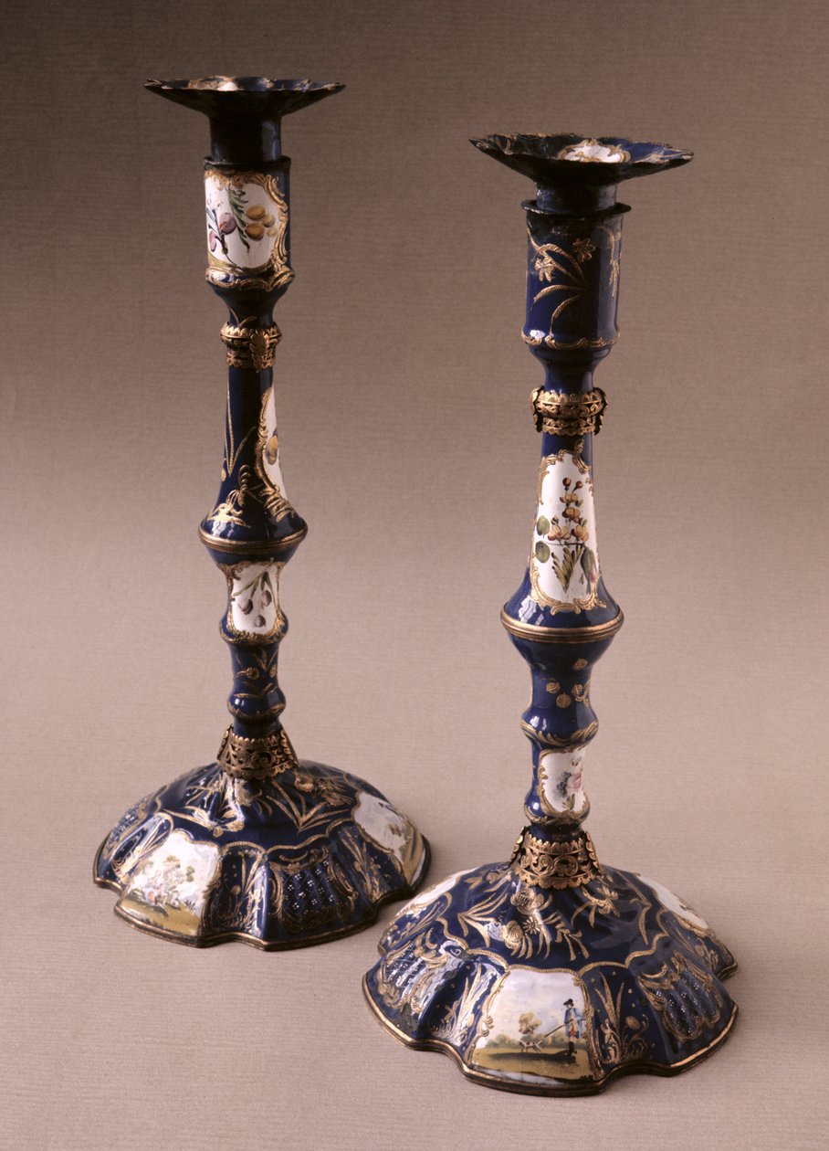 Paire de chandeliers du South Staffordshire, vers 1765 - English School