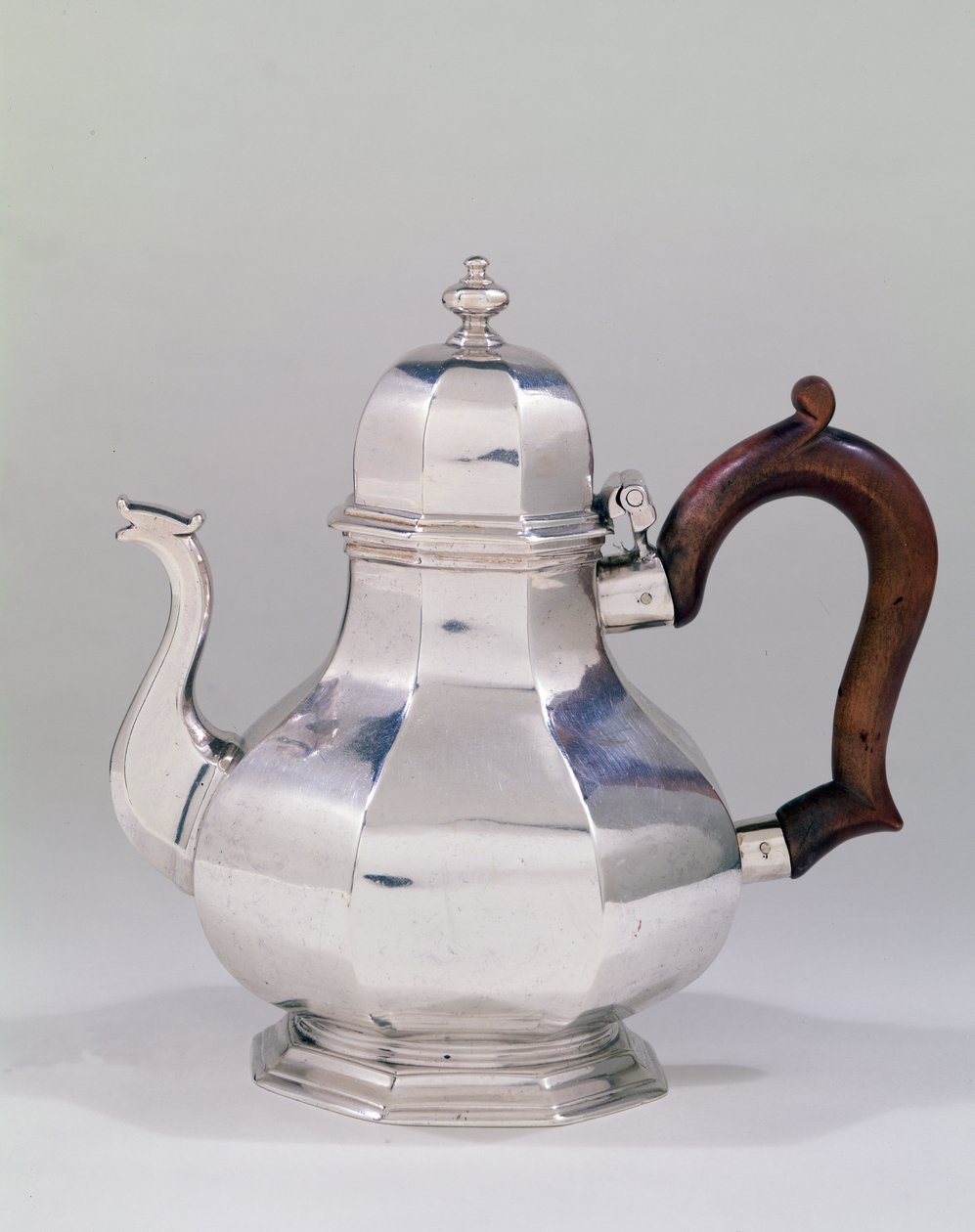 Théière par Tearle et Lamb, 1718-19 (argent) - English School