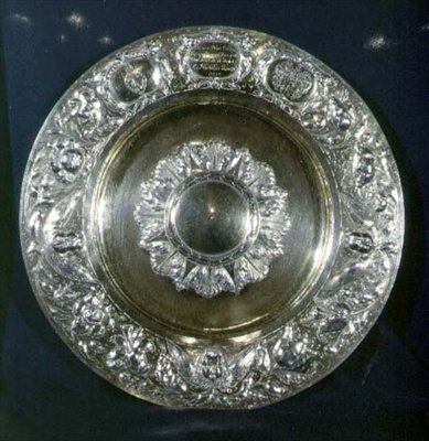 Le Plat de Charité Caroline, fabriqué à Londres, 1665-1666 - English School