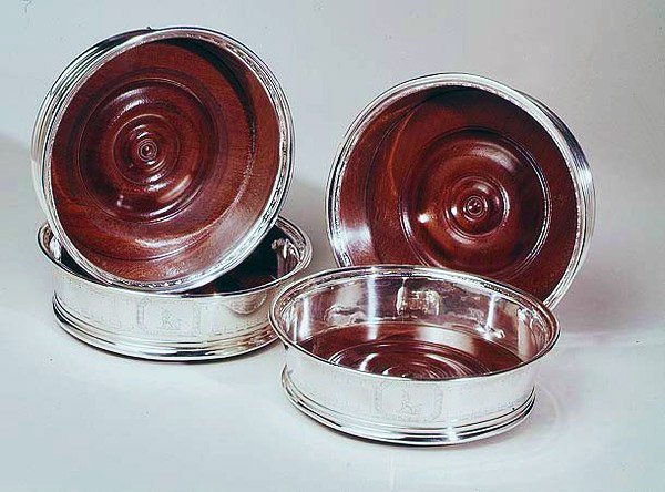 Sous-verres à vin, ensemble de quatre, George IV, fabriqués par Eley & Fearn, 1823 - English School