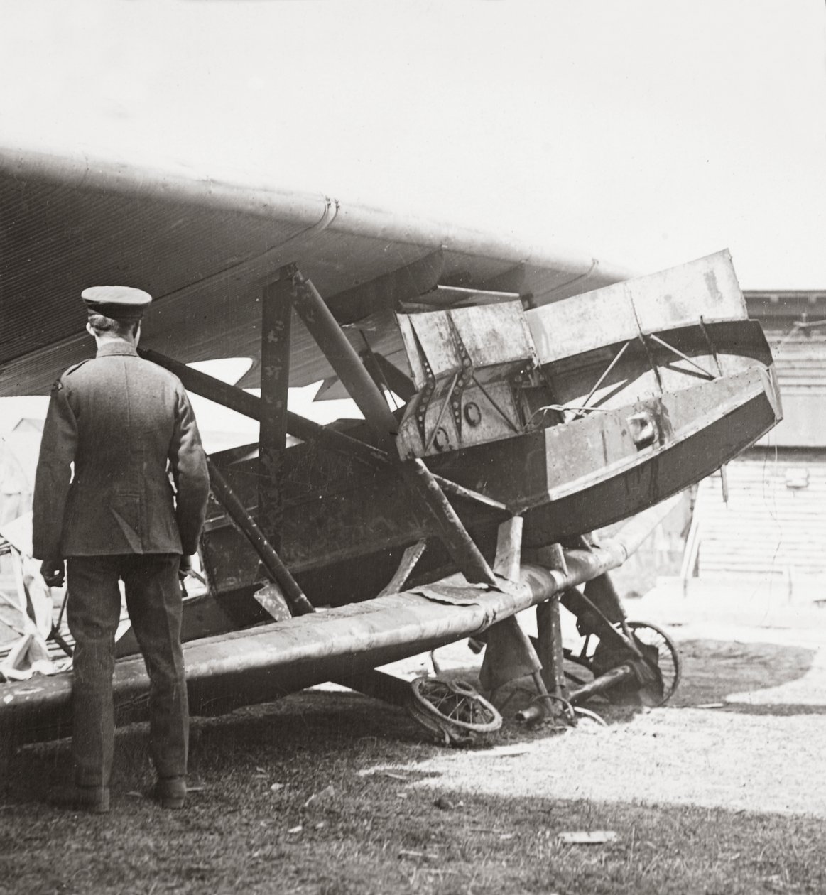 Avion blindé Hun monté de sept mitrailleuses utilisées pour faucher nos gars dans les tranchées - English Photographer