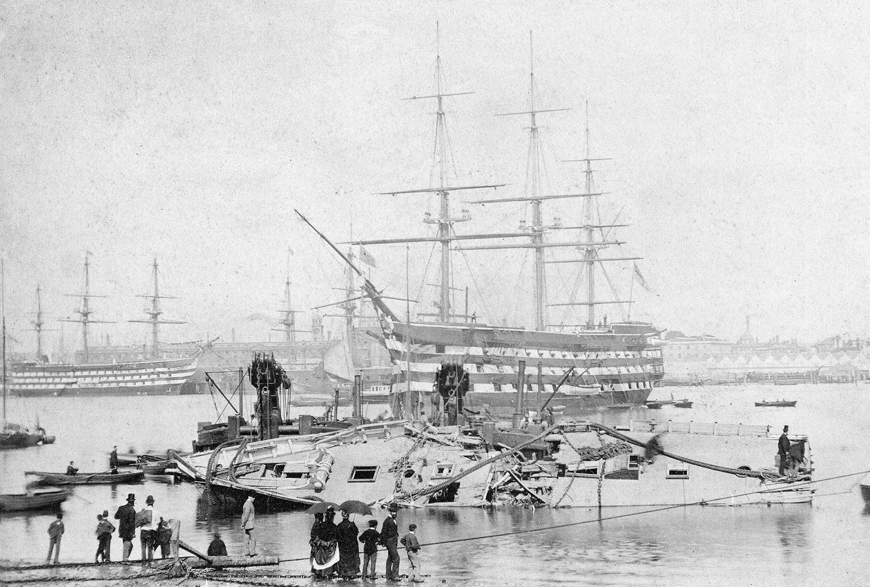 HMS Victory dans le port de Portsmouth, vers 1870 - English Photographer