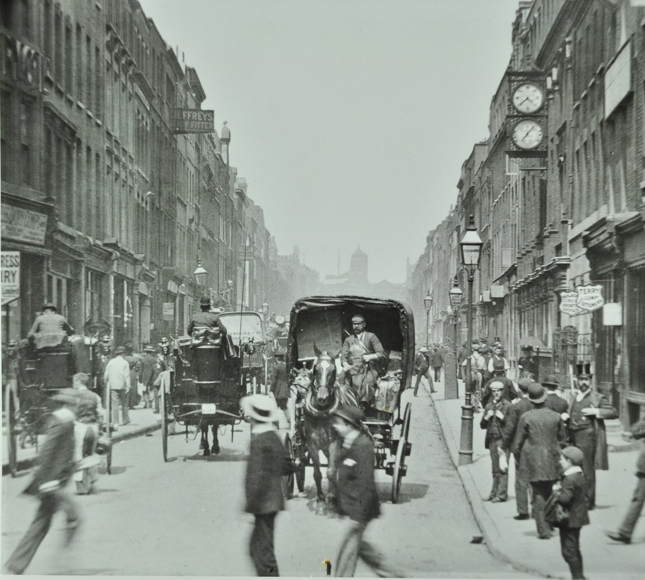 Hatton Garden : vers le nord depuis Holborn Circus, Londres, 1895 - English Photographer