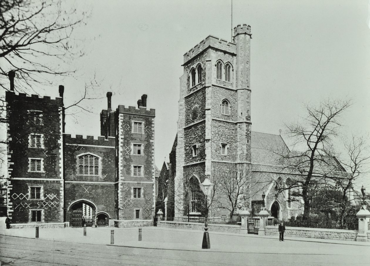 Lambeth Palace et Église Sainte-Marie, Lambeth Palace Road : portail et Église Sainte-Marie, 1890 - English Photographer