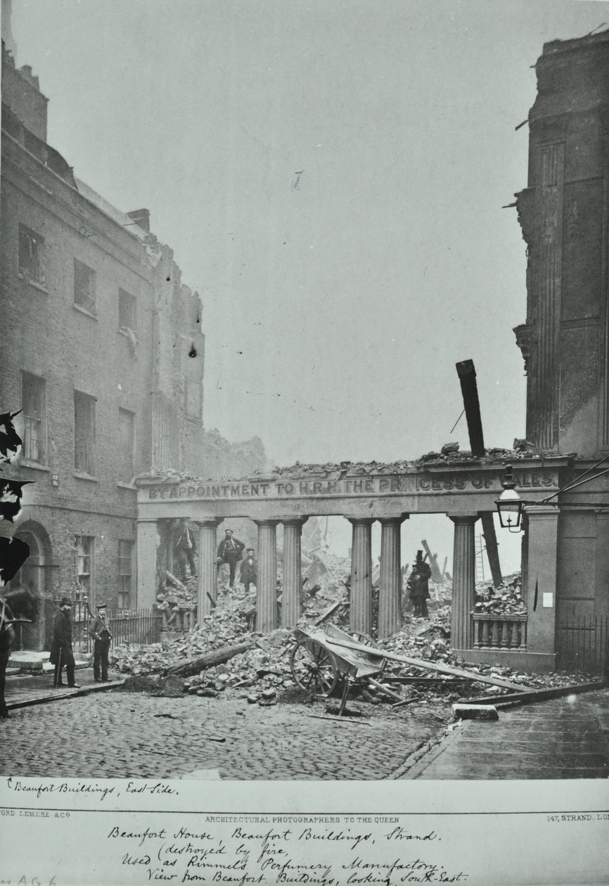 Strand, Westminster : Beaufort Buildings, dégâts d