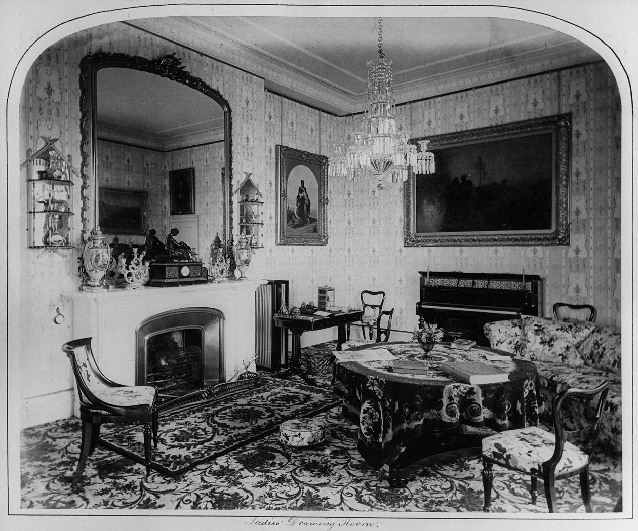 Le salon des dames, Osborne House - English Photographer