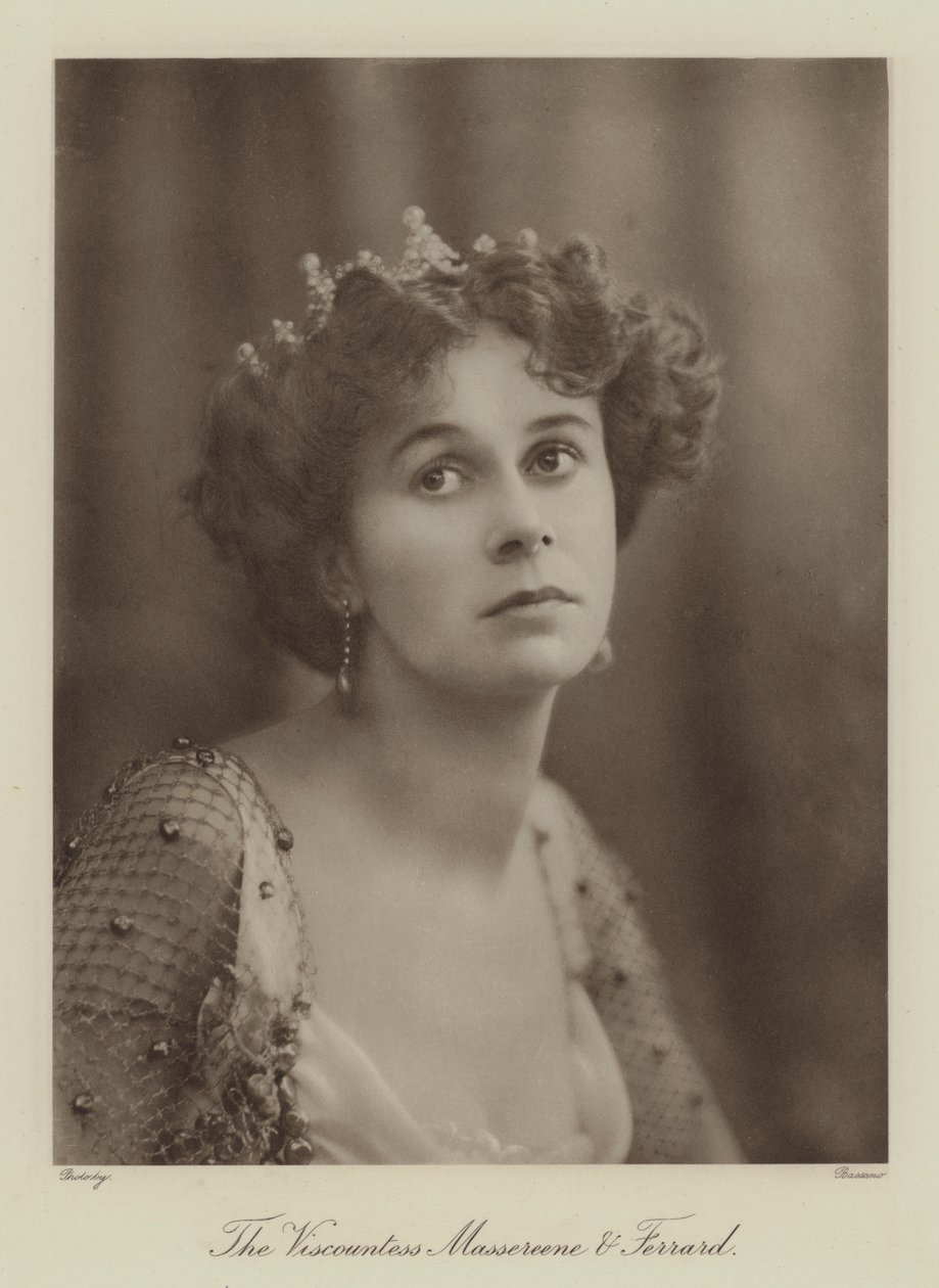 La vicomtesse Massereene et Ferrard (photo n/b) - English Photographer