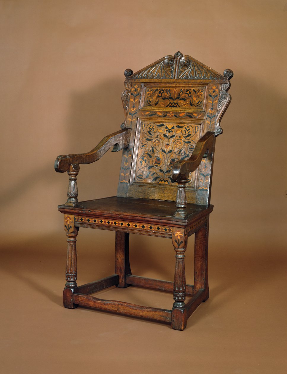 Fauteuil de Charles Ier, milieu des années 1600 (chêne avec incrustation de marqueterie) - English School