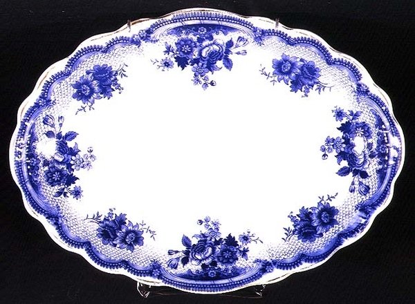 Assiette Staffordshire motif Albertoli, vers 1860 - English School
