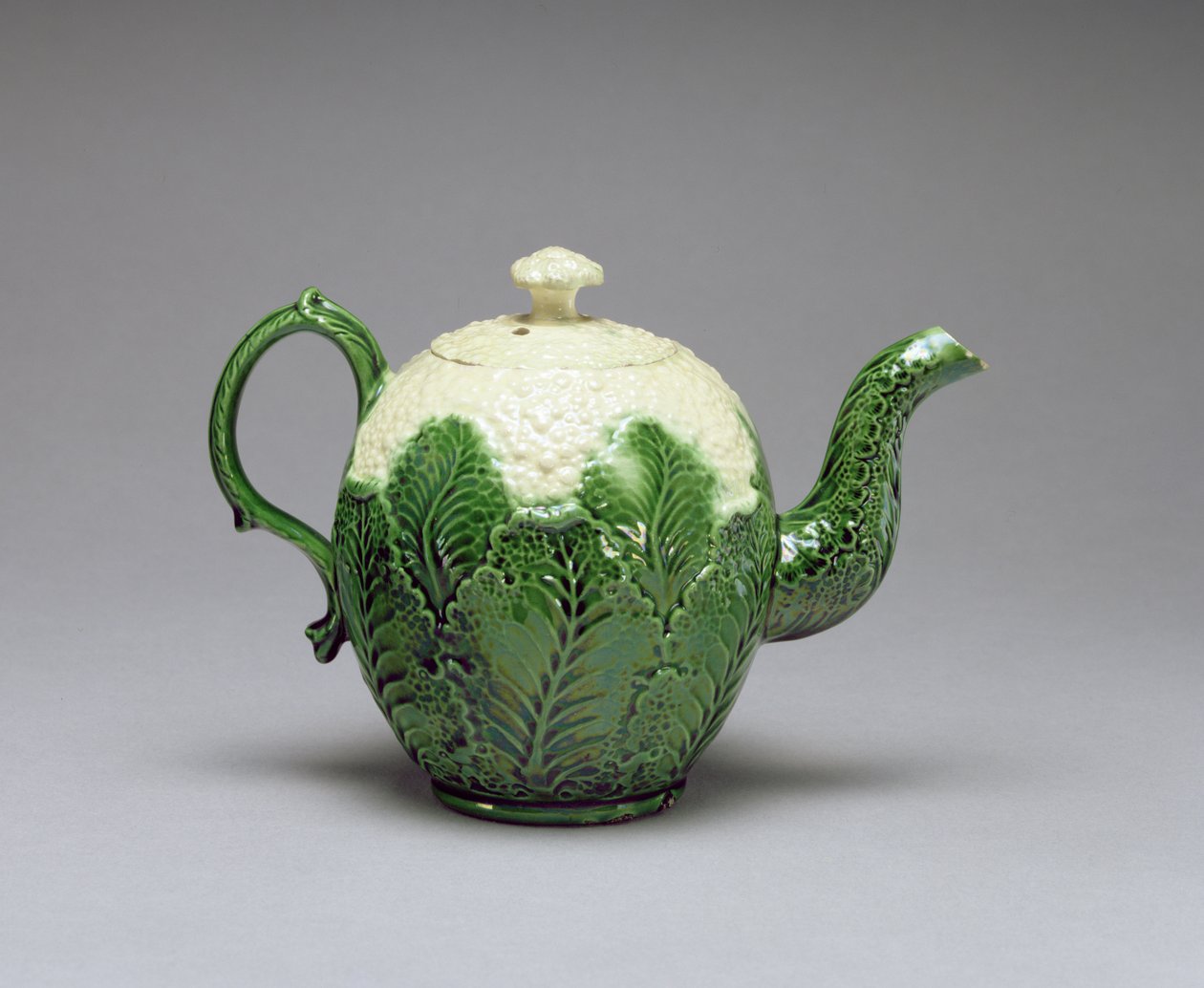Théière en forme de chou-fleur, de Burlem, Staffordshire, vers 1759-66 - English School