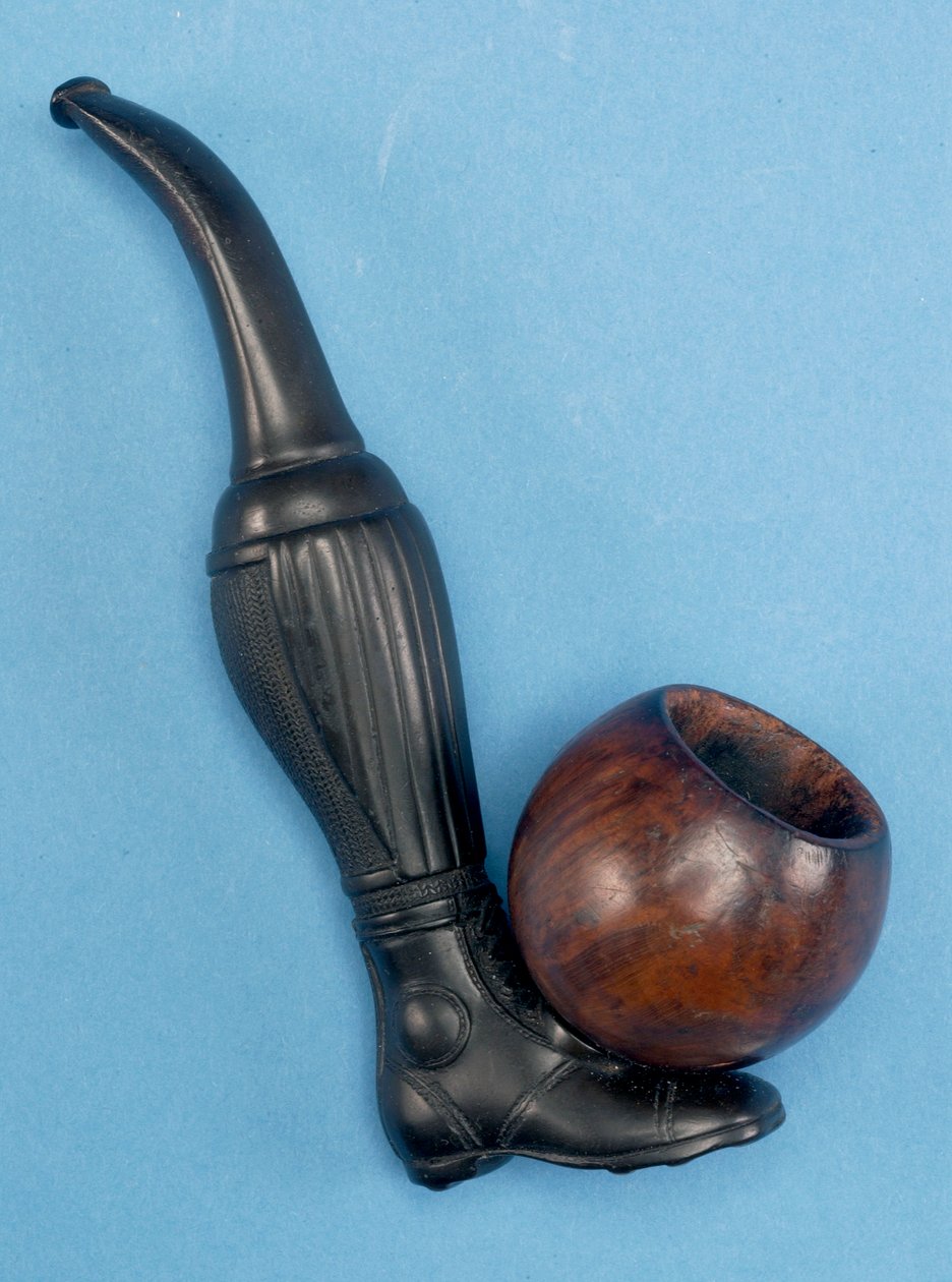 Pipe avec tige en forme de jambe et bol détachable en bois - English School