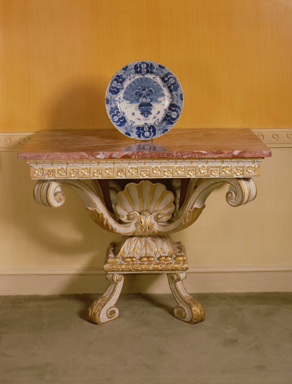 Console George II avec dessus en marbre, style palladien, c.1750 (partiellement doré) - English School