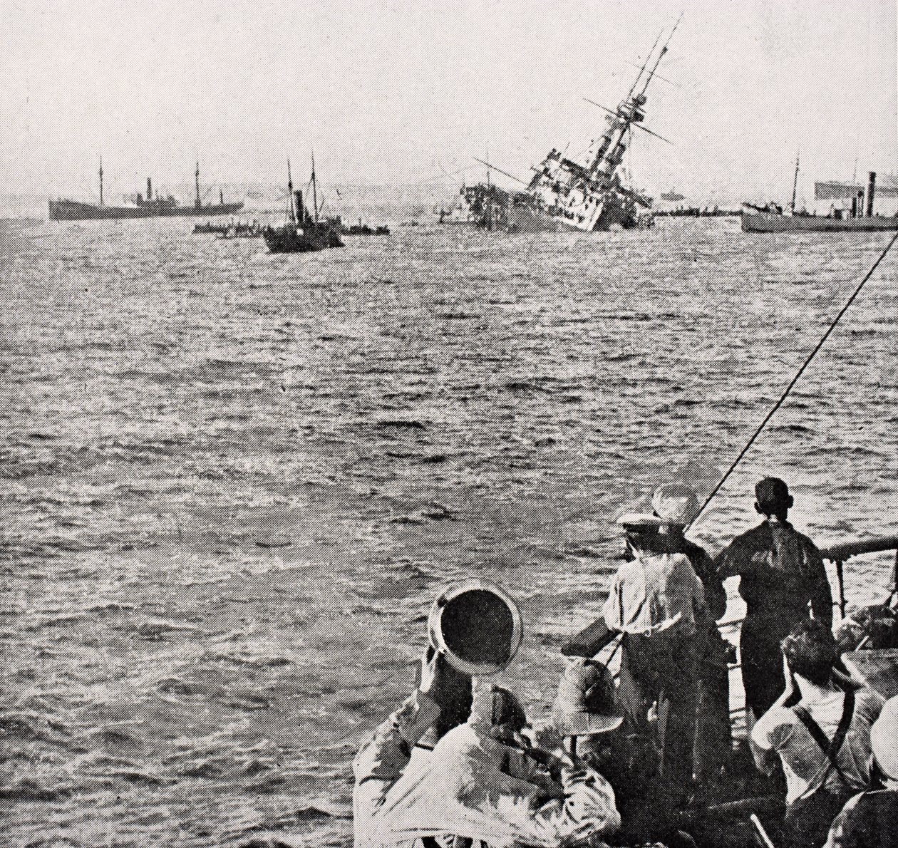 Le naufrage du HMS Majestic, 27 mai 1915, de 