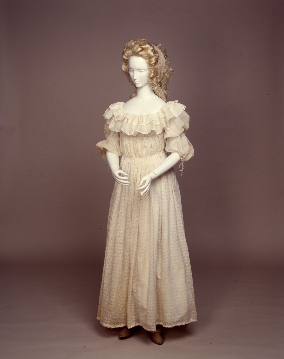 La Chemise à la Reine - English School