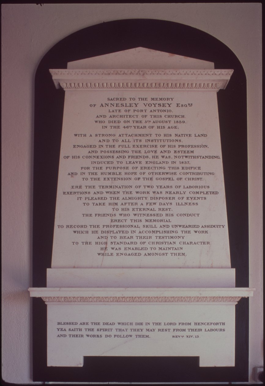 Mémorial à Annesley Voysey - English School